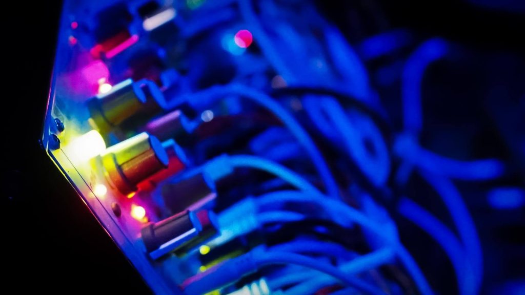 LABORATORIO OCTOGON - Cabled synth - eventos inmersivos y virtuales