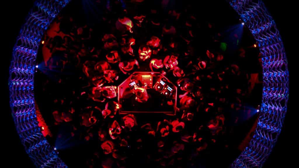 LABORATORIO OCTOGON - Cenital DJ Crowd - eventos inmersivos